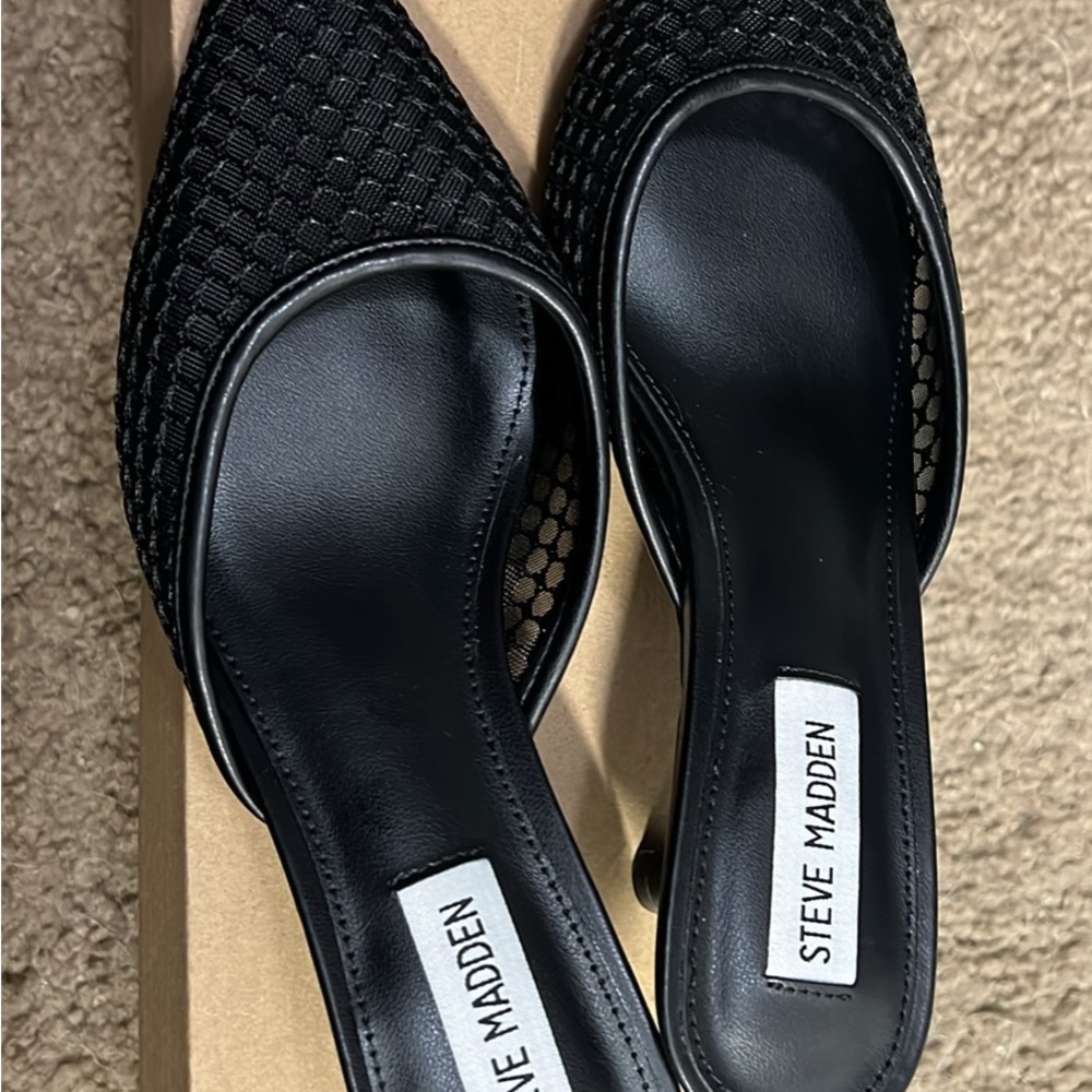 Steve Madden black mesh kitten heels